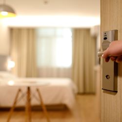 hotellrom, av pxhere.com