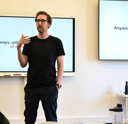 Eirik S. Knudsen lecturing