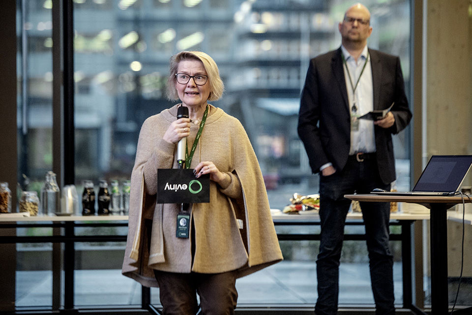 PhD-scholar at Eviny, Mette D. Storvestre, speaking at workshop.