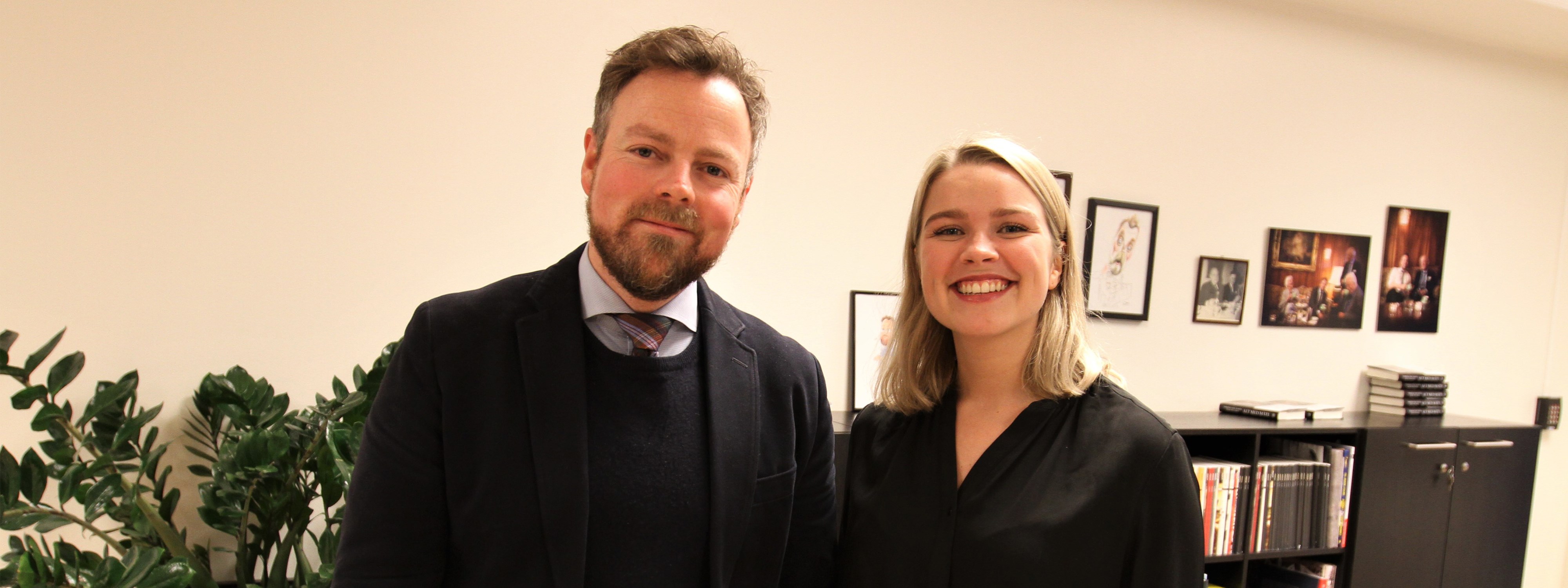 Embla Belsvik og næringsminister Torbjørn Røe Isaksen. Foto: Trond Viken.