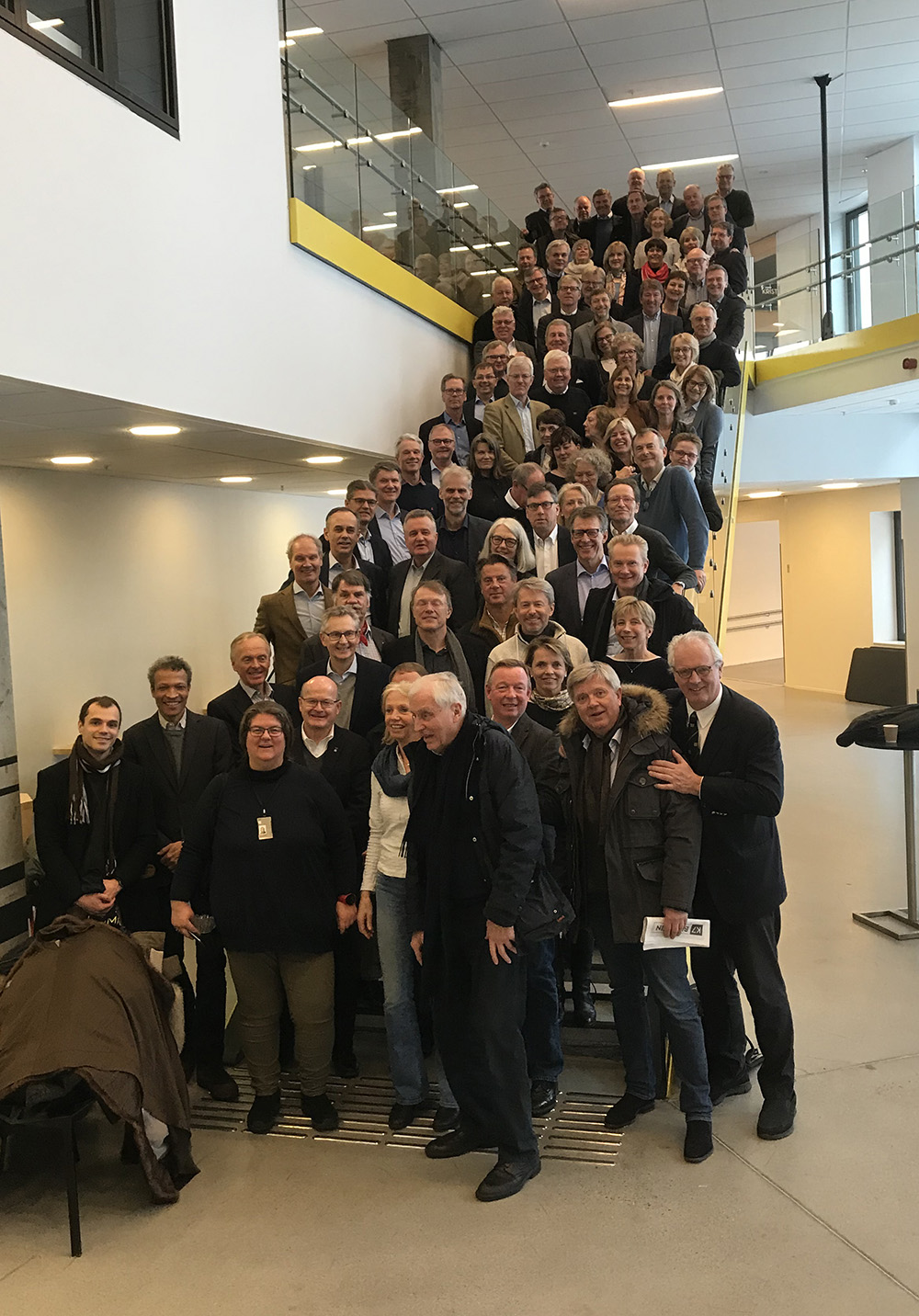 Kull 1978 i trappen på NHH