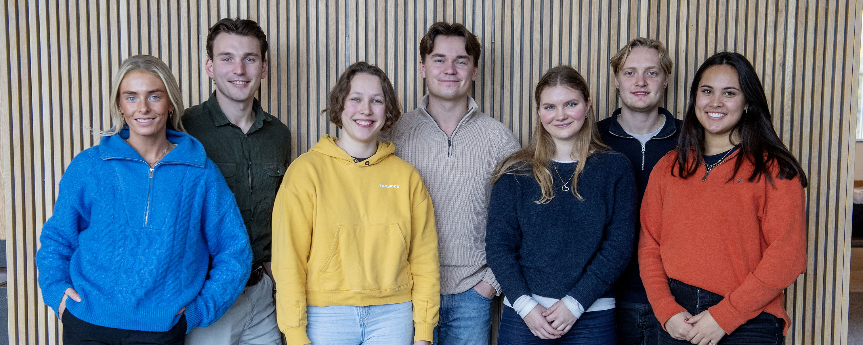 Bilde av studentambassadørene Silje Farstad Moe, Eirik Aarthun, Hermine Øye-Forbregd, Otto Elvebø Beckman, Karoline Lysaker, Kristian Stenmark og Cinta Lilis Jacobsen.