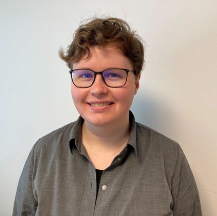 A portrait photo of postdoctoral researcher at NHH, Theresa Bührle.