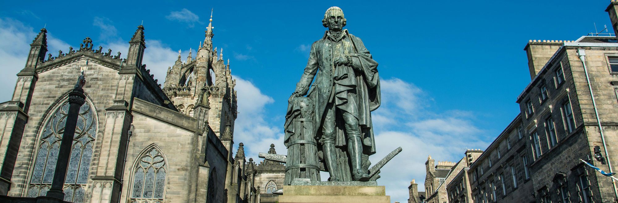 adam smith statue_pexels_marvin sacdalen