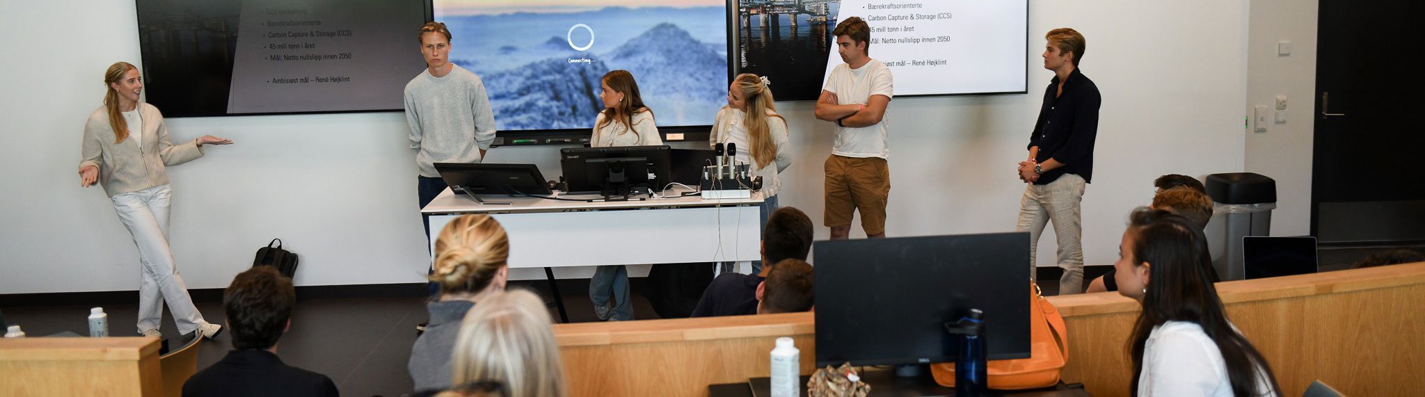 PRESENTASJONEN I GANG: Anne Marie Eidsten, Christoffer Hjellegjerde Martinsen, Mina Sagen-Solheim, Mira Tallarico, Bjarte Laa og Fredrik Camillo Wille.