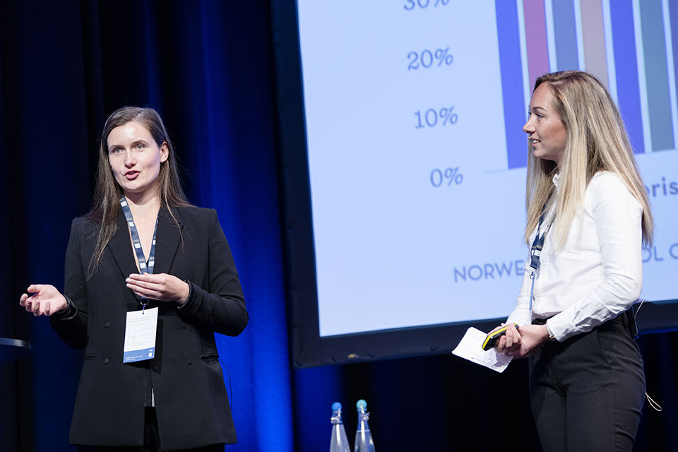 Masterstudentane Valeria Englund og Viktoria Eimind, Food 2019. Foto: Siv Dolmen
