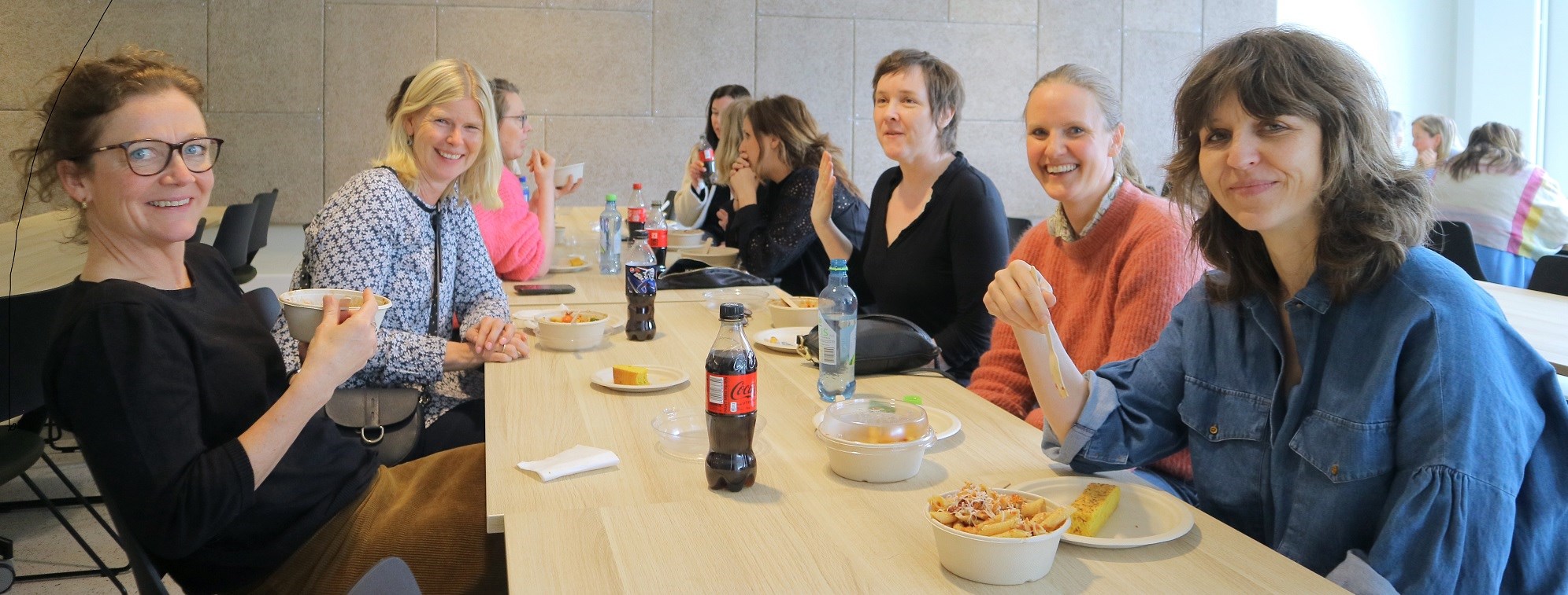 Ett av teamene denne våren var blant andre Karina Bjørnbakk, Hanne Huseby Aune, Gyrd Brændeland, Johanne Lorentzen og Marianne Heggenhougen. Foto: Ove Sjøstrøm