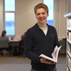 Alexander Bangsund (21) er én av de aller første BEDS-studentene ved NHH. 