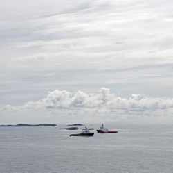 3 ships at sea_Helge skodvin 