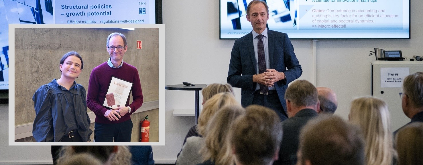 Sivert Sundre Abrahamsen, bacheloransvarlig ved NHH, overrakk Bronsesvampen til førsteamanuensis Kjell Ove Røsåk. Foto: Hallvard Lyssand