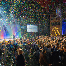  On Saturday, the stage was set for the graduation ceremony in Grieghallen, the highlight of the CEMS Annual Events. With 1,700 participants, this was the largest event ever hosted by NHH.