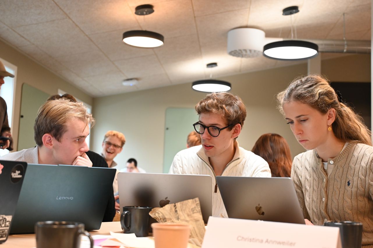 Fredrik Manum (t.v.), Moritz Dietel og Christina Annweiler tankene