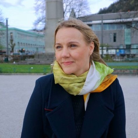 – Hvis jeg først skal bruke tid på videreutdanning, så må det være høy kvalitet på undervisningsopplegget og det faglige innholdet. Det var derfor enkelt for meg å velge NHH Executive, sier Benedicte Løseth, direktør for forsknings- og innovasjonsavdelingen til Universitetet i Bergen (UiB).