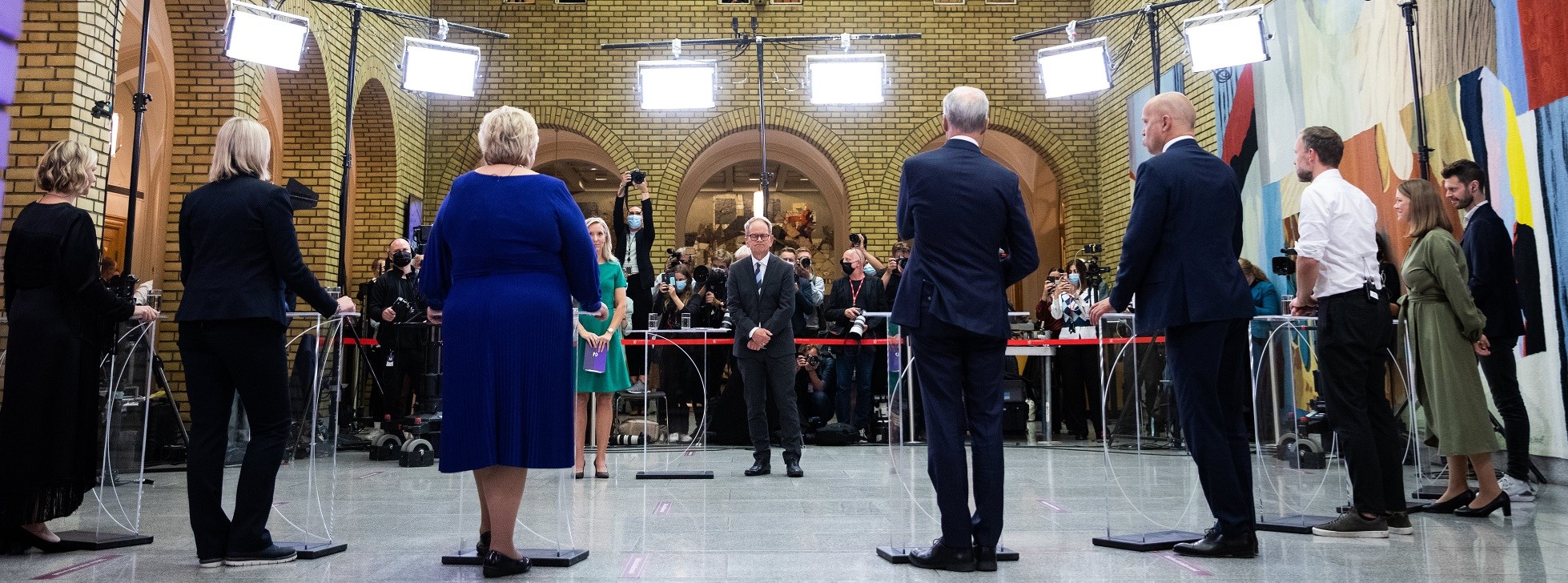 Photo: Parliament on Election Night 2021 (Peter Mydske)