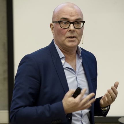 `As a country, we do not spend excessively on research. In addition, we may not be sufficiently focused or specialized, ´says Professor Kjell Gunnar Salvanes. 