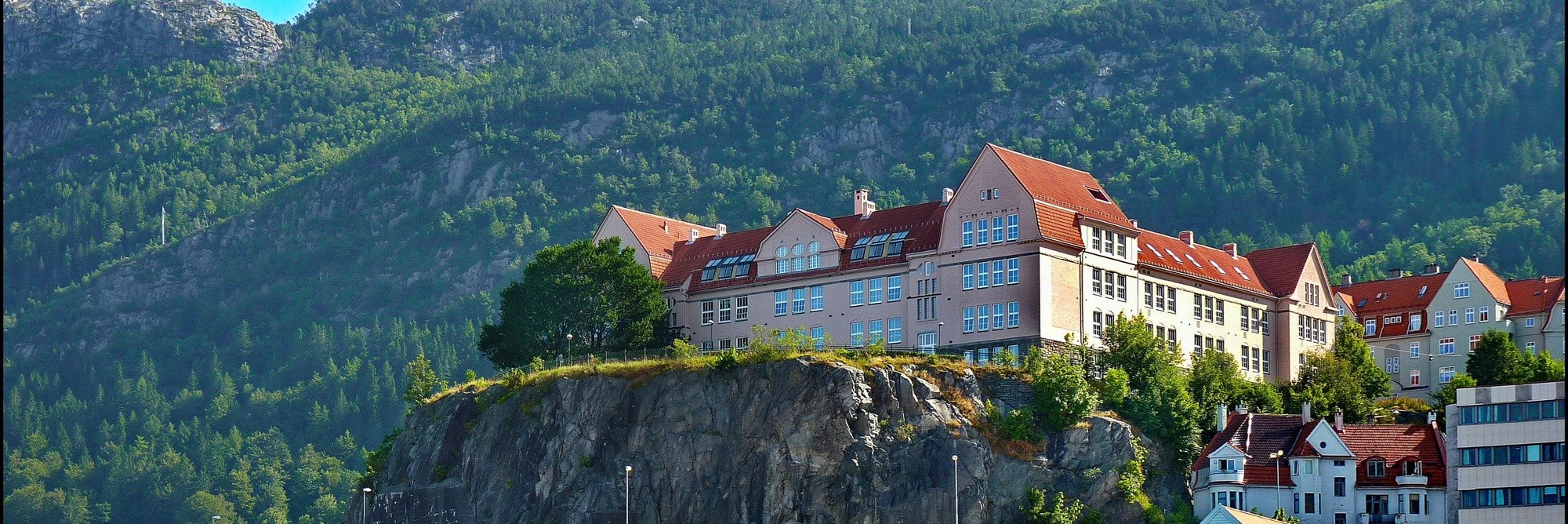 rothaugen skole_wikimedia